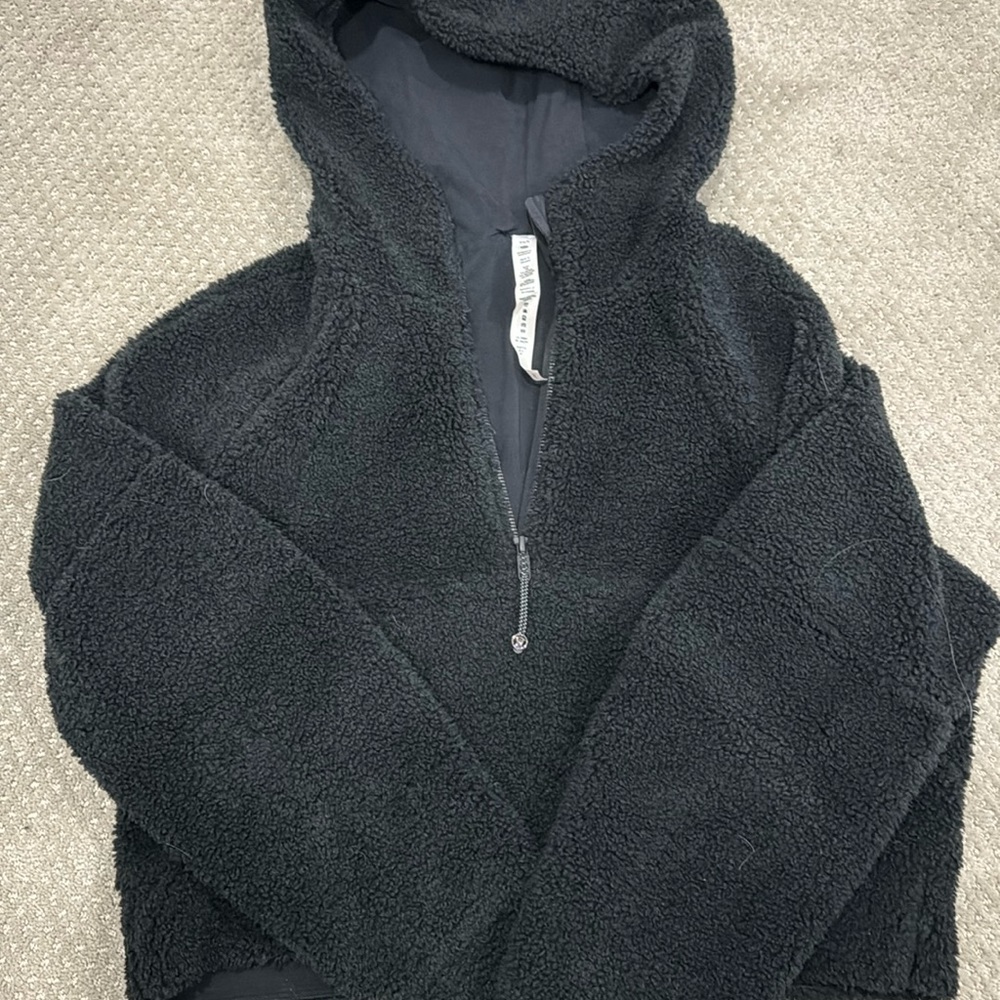 Crop lululemon Sherpa pullover